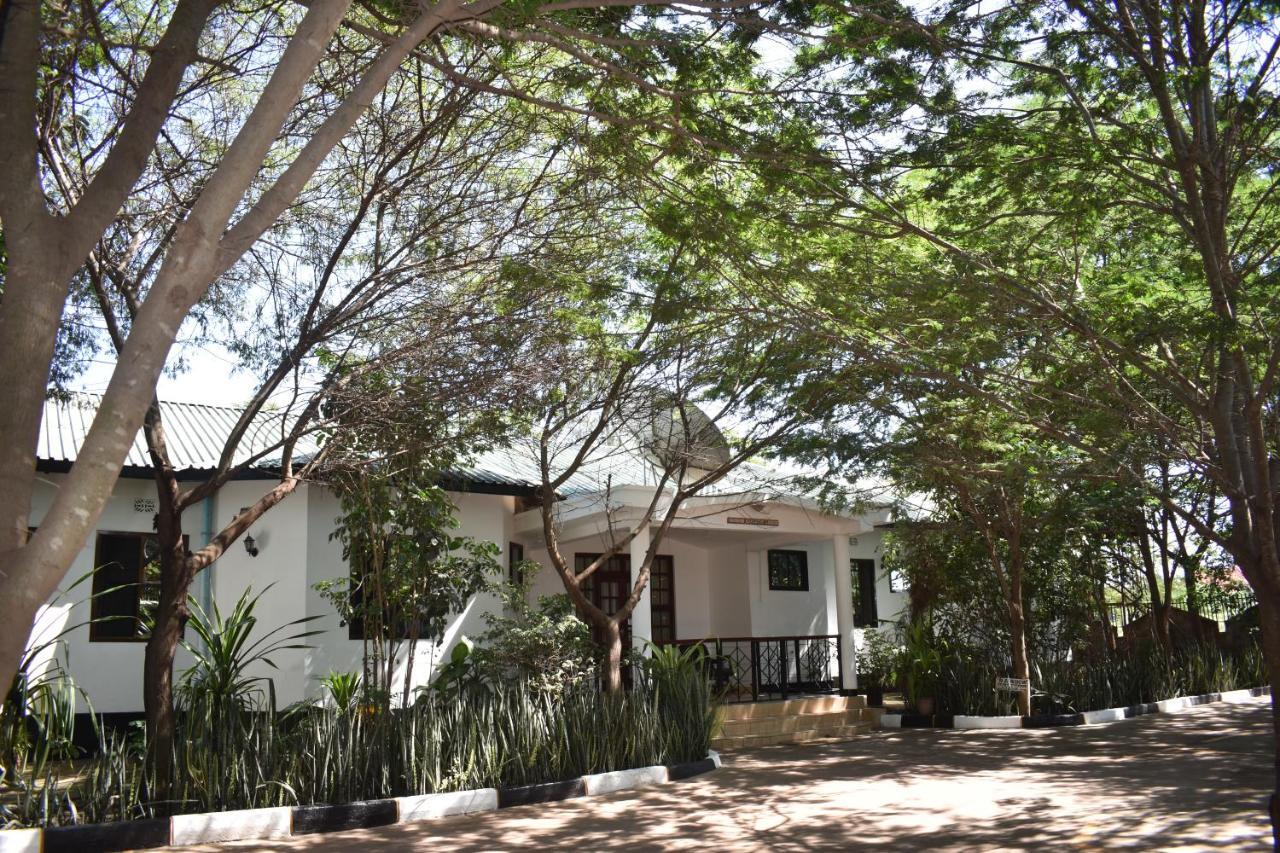 Rainbow Executive Lodge Boma la Ngombe Luaran gambar