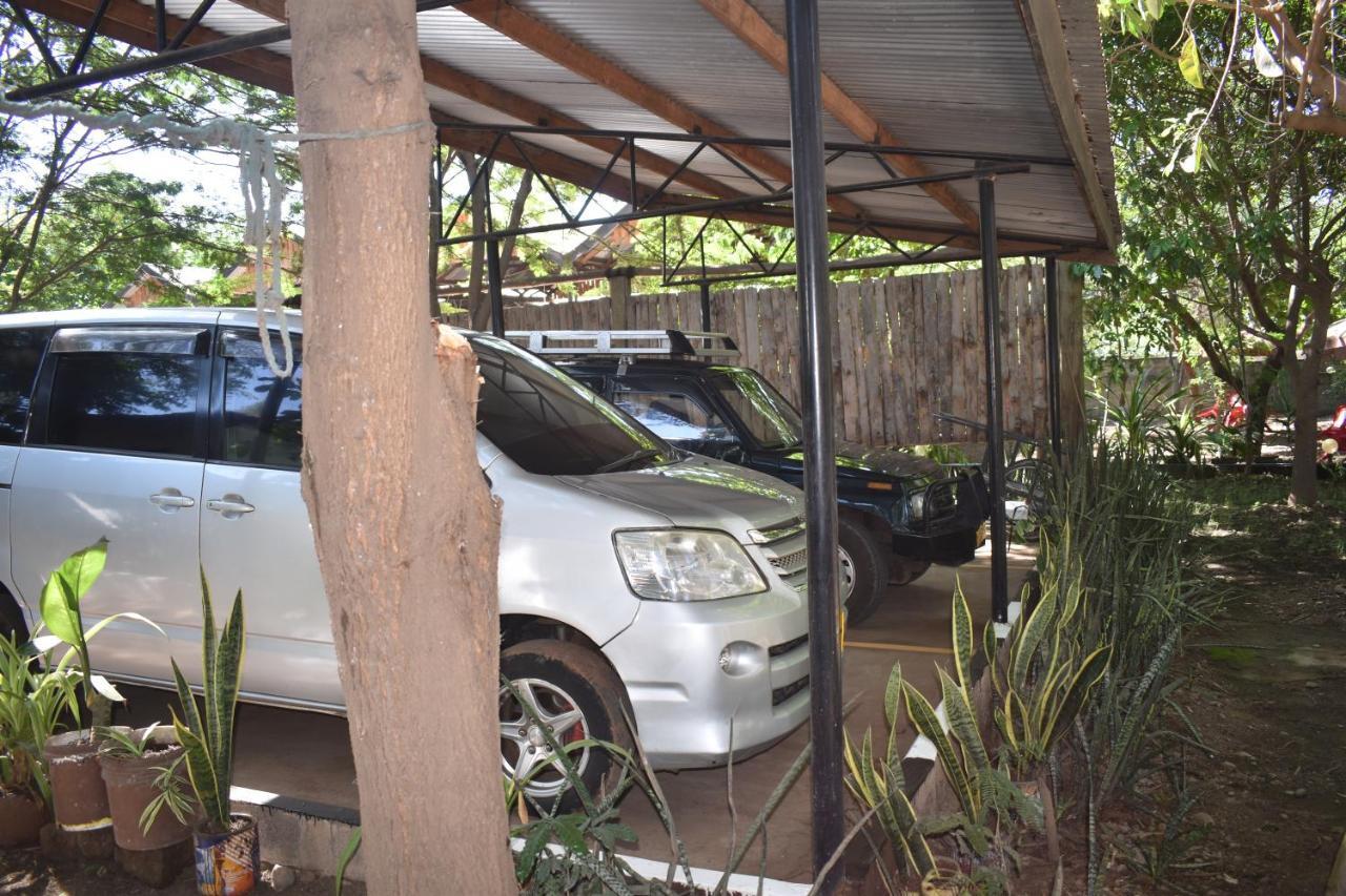 Rainbow Executive Lodge Boma la Ngombe Luaran gambar