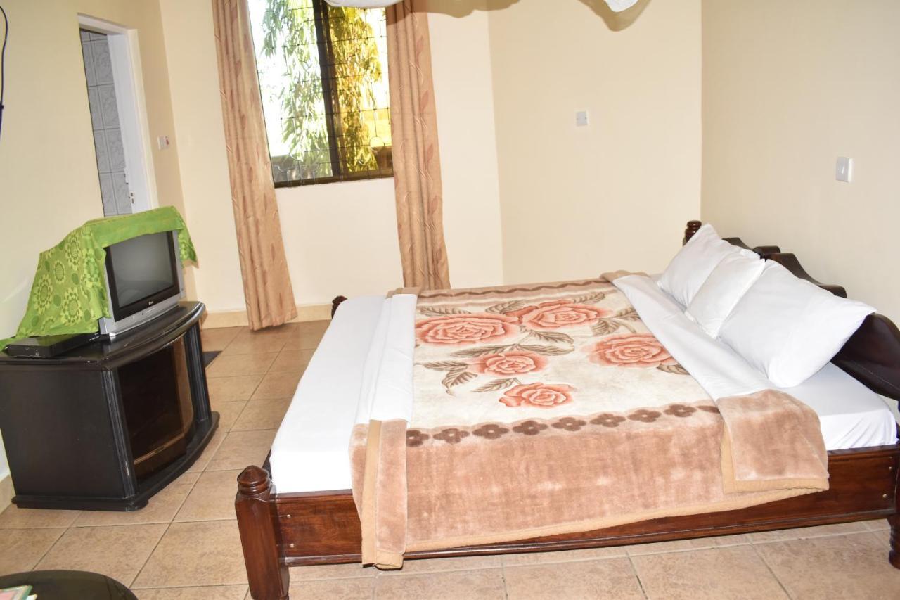Rainbow Executive Lodge Boma la Ngombe Luaran gambar