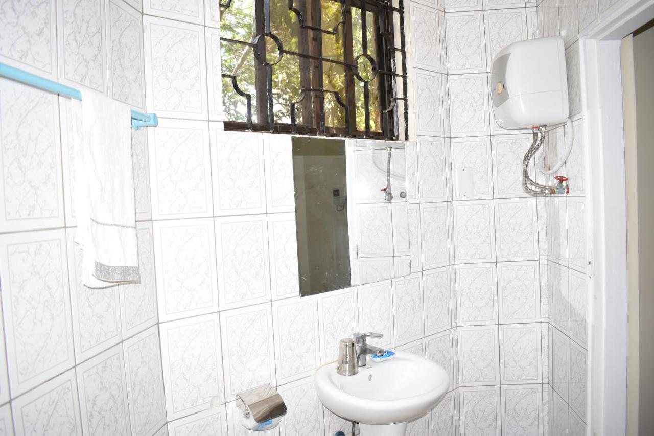 Rainbow Executive Lodge Boma la Ngombe Luaran gambar