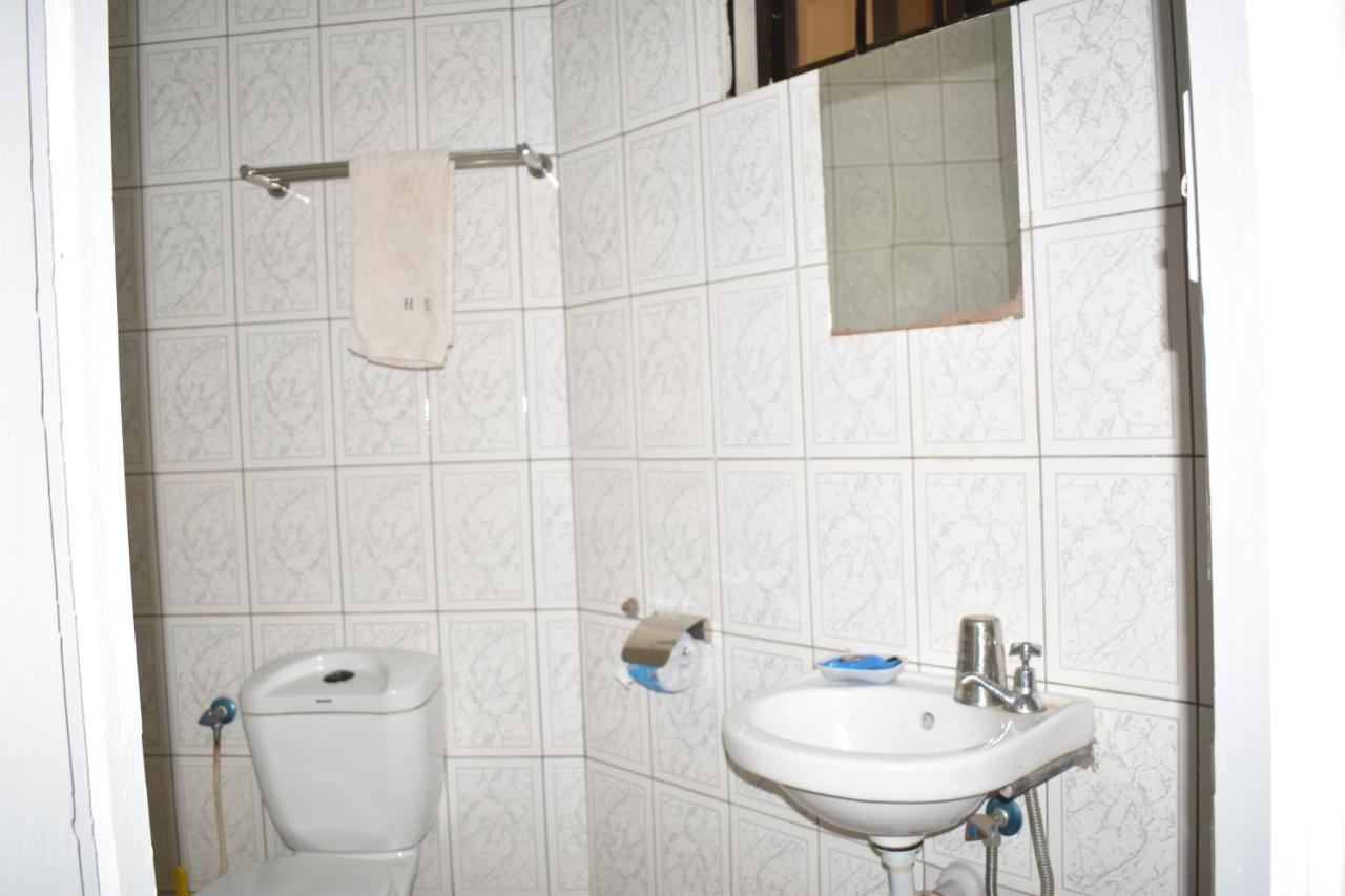 Rainbow Executive Lodge Boma la Ngombe Luaran gambar