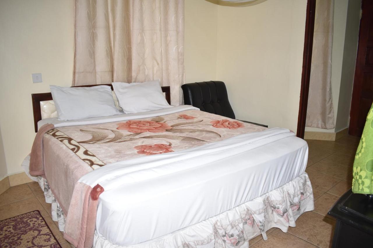 Rainbow Executive Lodge Boma la Ngombe Luaran gambar