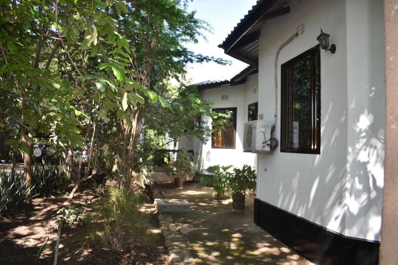 Rainbow Executive Lodge Boma la Ngombe Luaran gambar