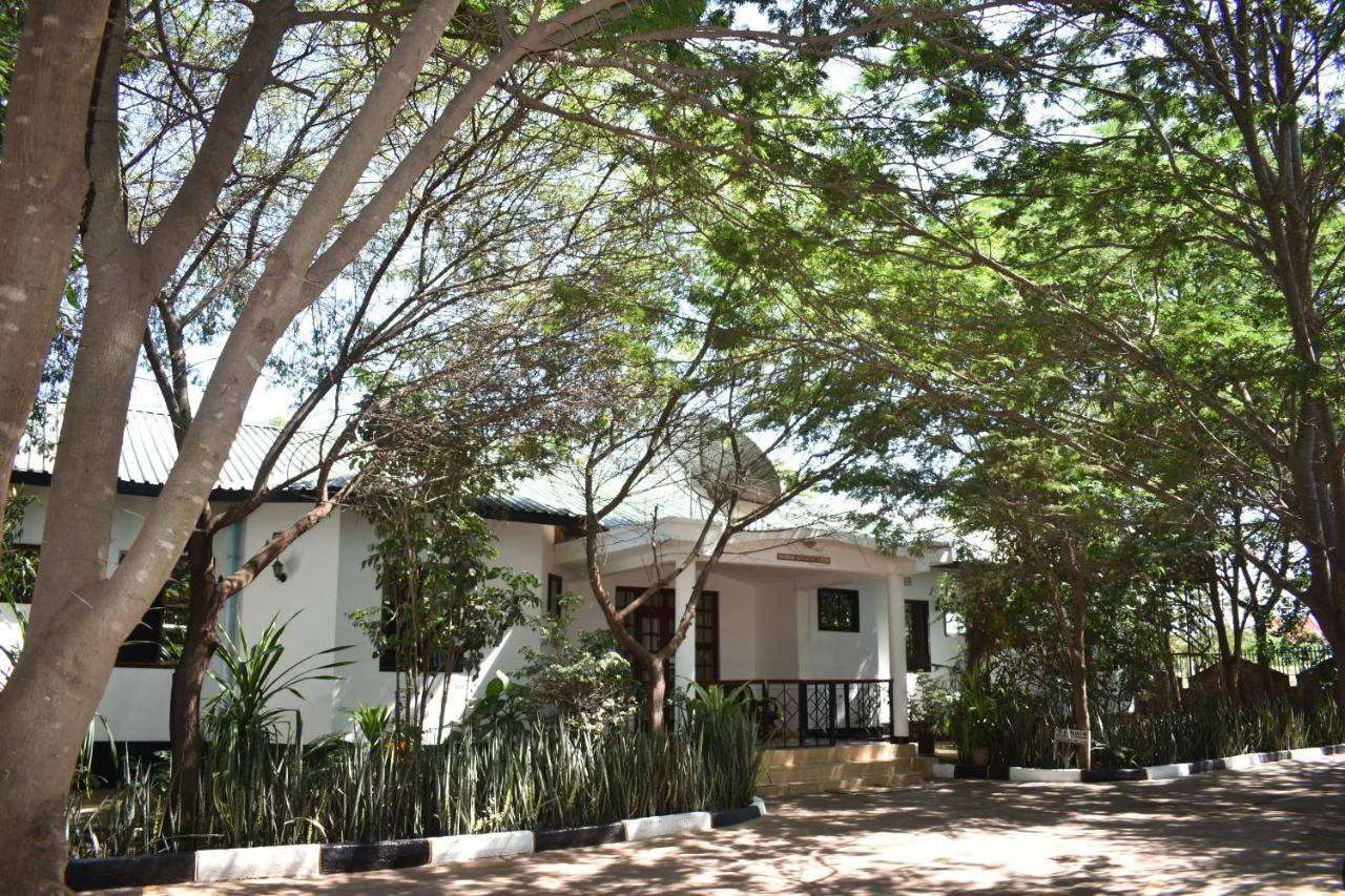 Rainbow Executive Lodge Boma la Ngombe Luaran gambar
