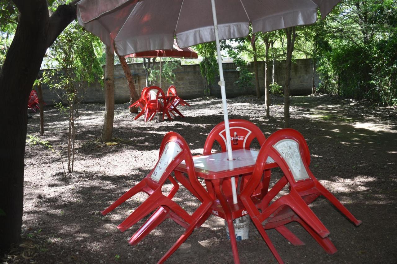 Rainbow Executive Lodge Boma la Ngombe Luaran gambar